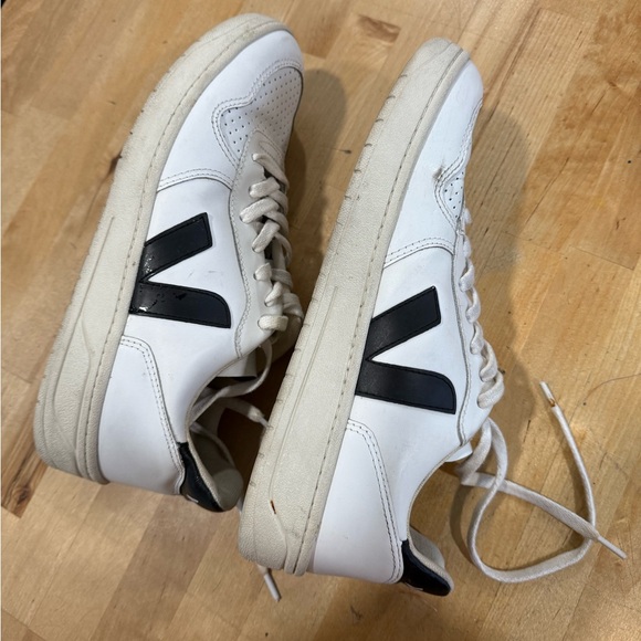Veja White and Black Casual Sneakers - Picture 3 of 16